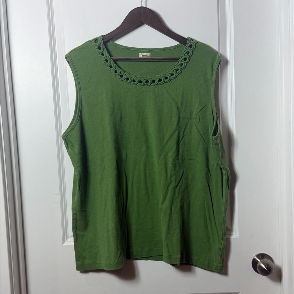 Baxter & Wells Green Sleeveless Top Eyelet Neckline Blouse